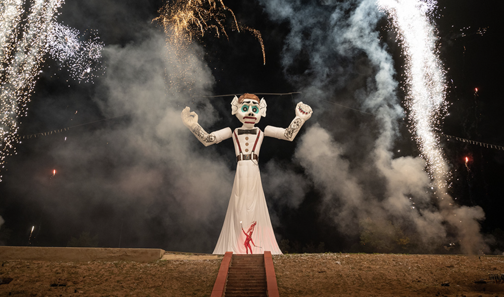 Modern Zozobra with fireworks at Fiestas de Santa Fe